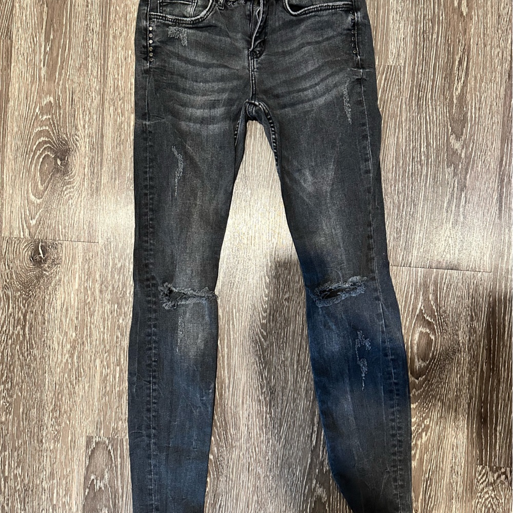 Zara black distressed jeans size 4